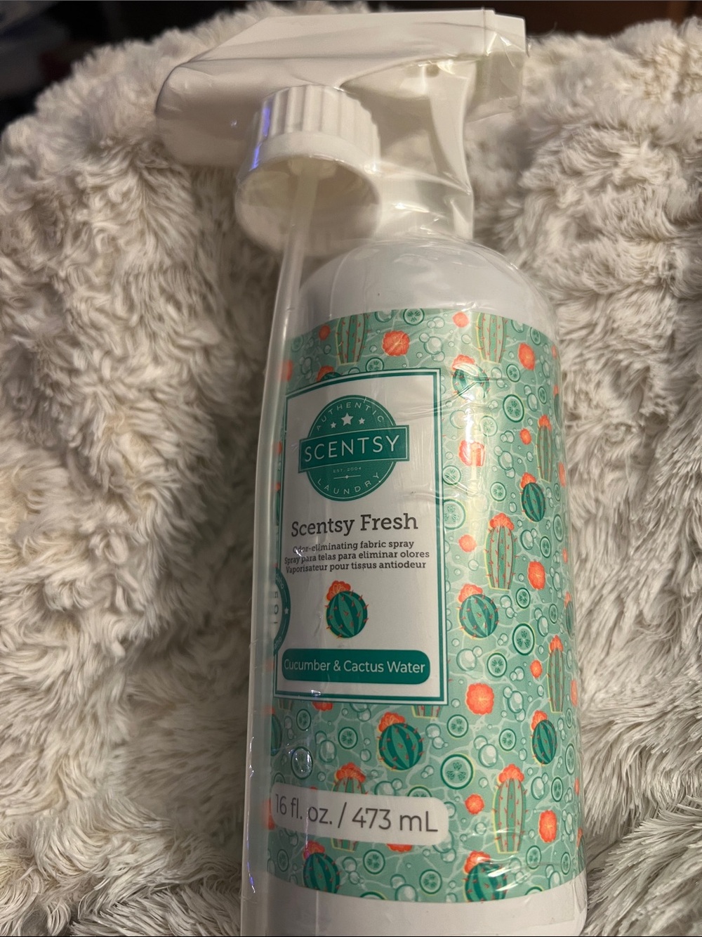 Scentsy Fresh Cucumber & Cactus Water Spray - Mint Green with Coral Accents